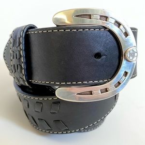 Ariat black belt with silver buckle/ 32/80